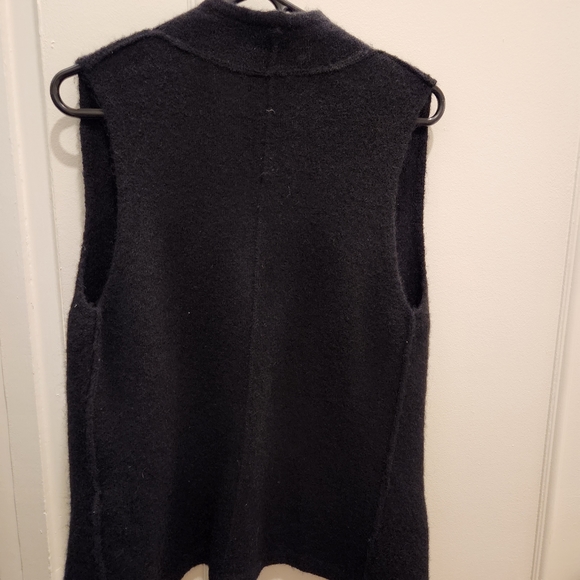 Aritzia/Wilfred Free Vest - Picture 3 of 3